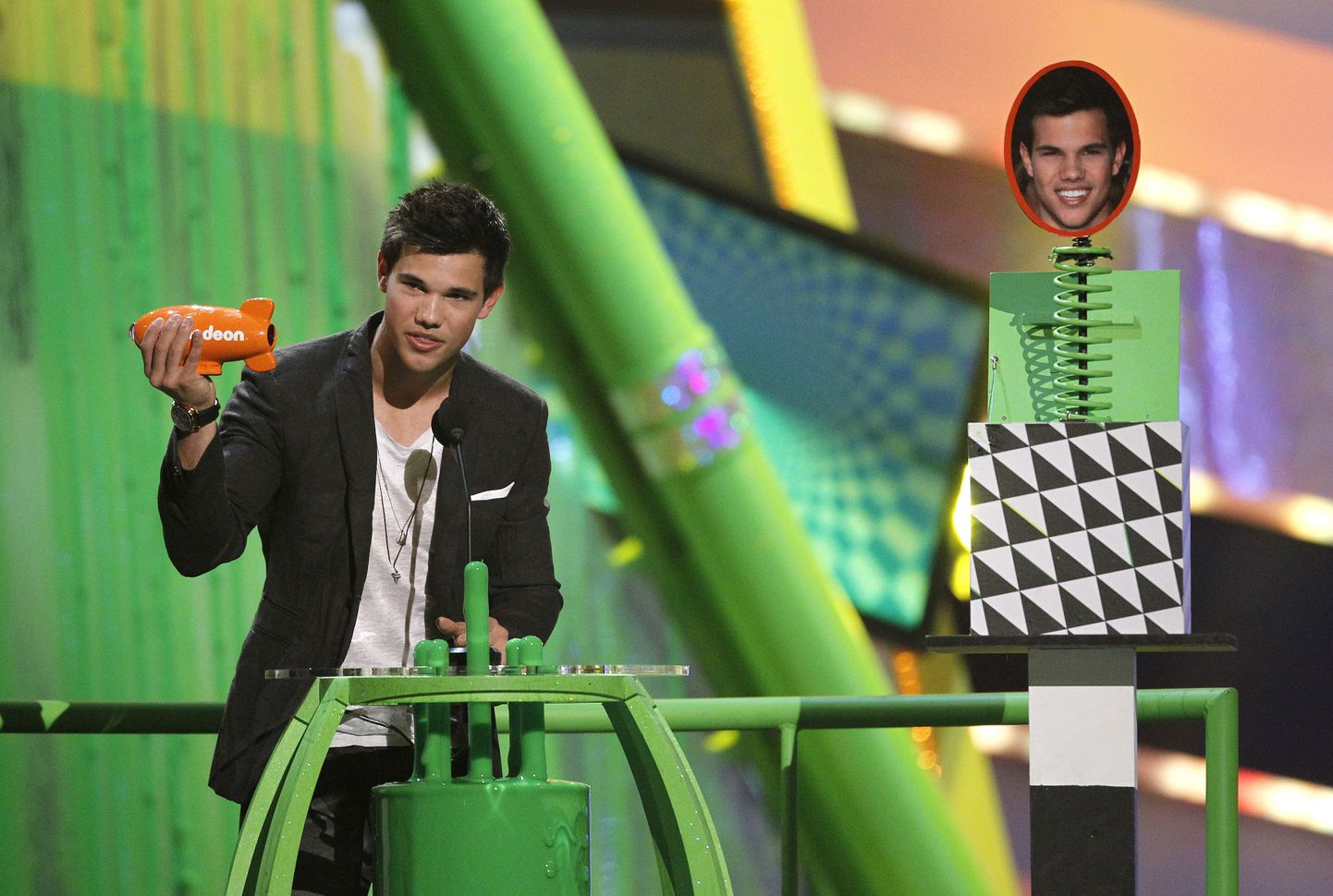 Taylor Lautner Kids Choice Awardsil.
