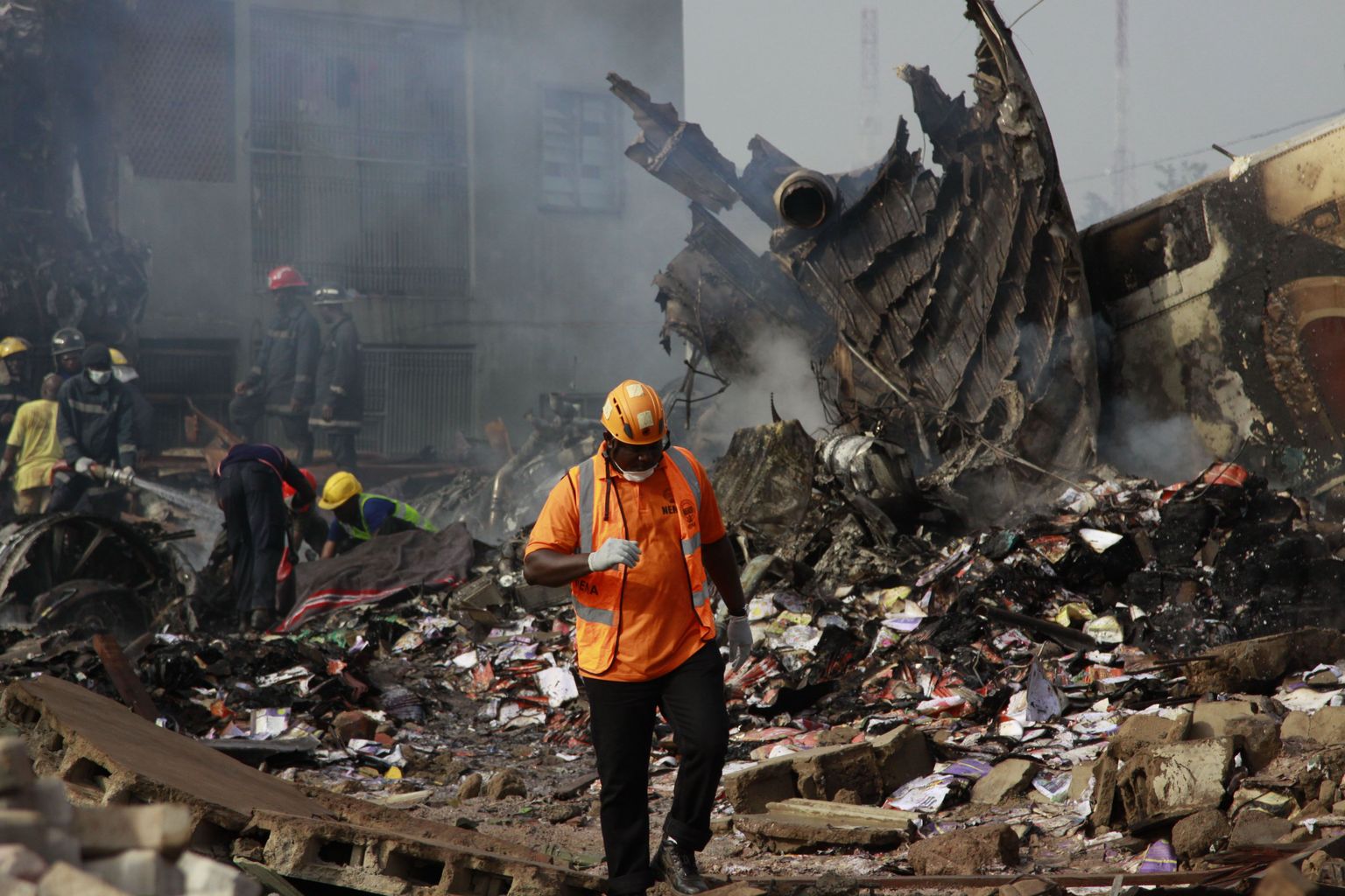 Päästeameti töötajad õnnetuspaigal Lagoses.