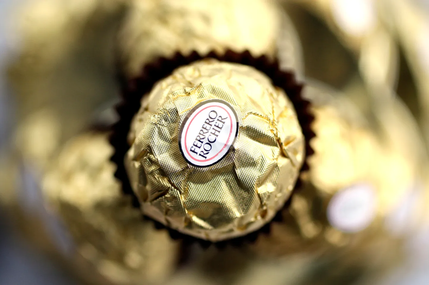 Конфеты Ferrero Rocher.