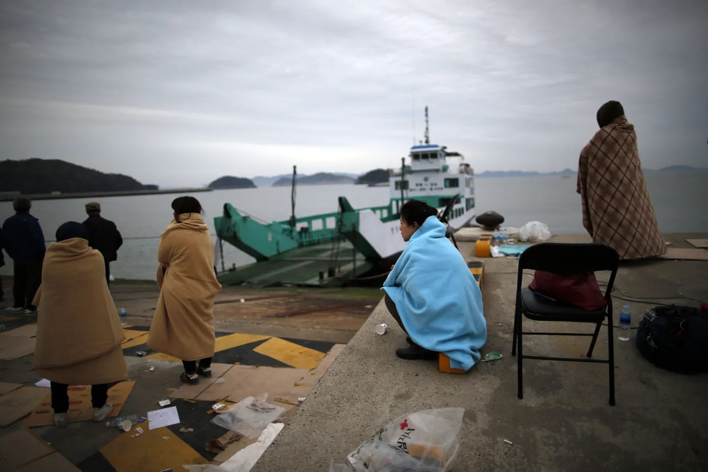 Parvlaeval Sewol olnud reisijate pereliikmed Jindo rannal