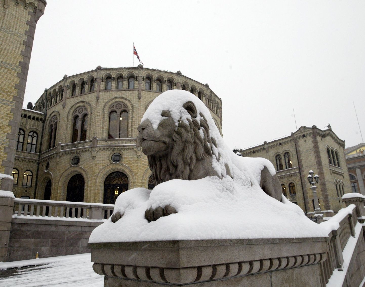 Pealtkuulamisseadmeid leiti Oslos ka Norra parlamendihoone lähistelt.