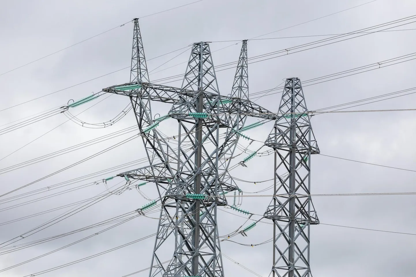 Aasta esimesed kaheksa kuud on näidanud Viljandimaa valdadele, et elektrikulu on oluliselt suurem, kui selleks sai aasta algul eelarvet kinnitades raha planeeritud.