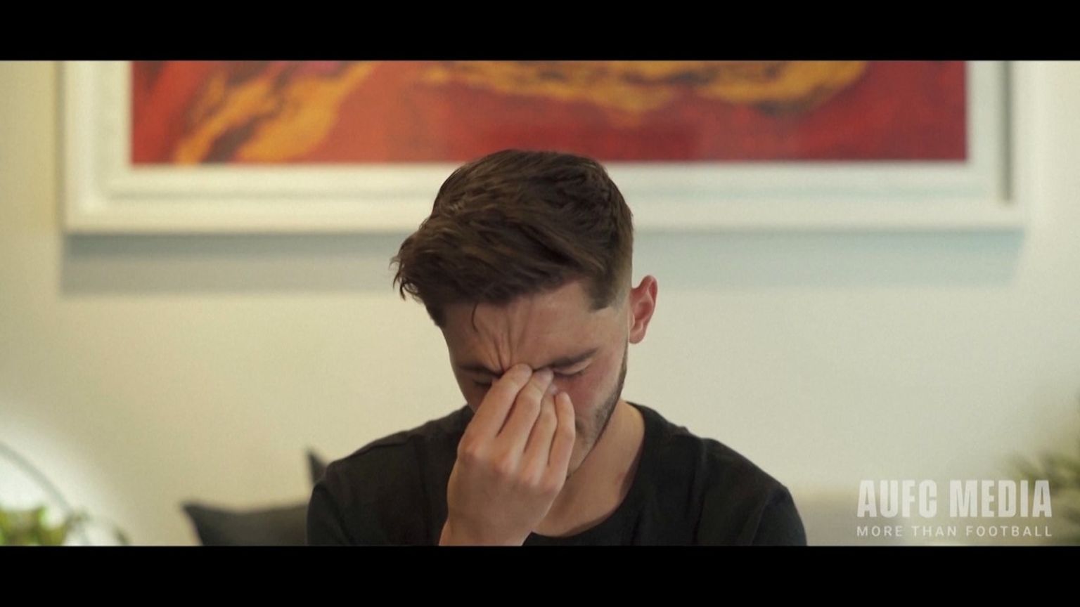 21-aastane Austraalia tippjalgpallur Josh Cavallo tuli emotsionaalses videos kapist välja.