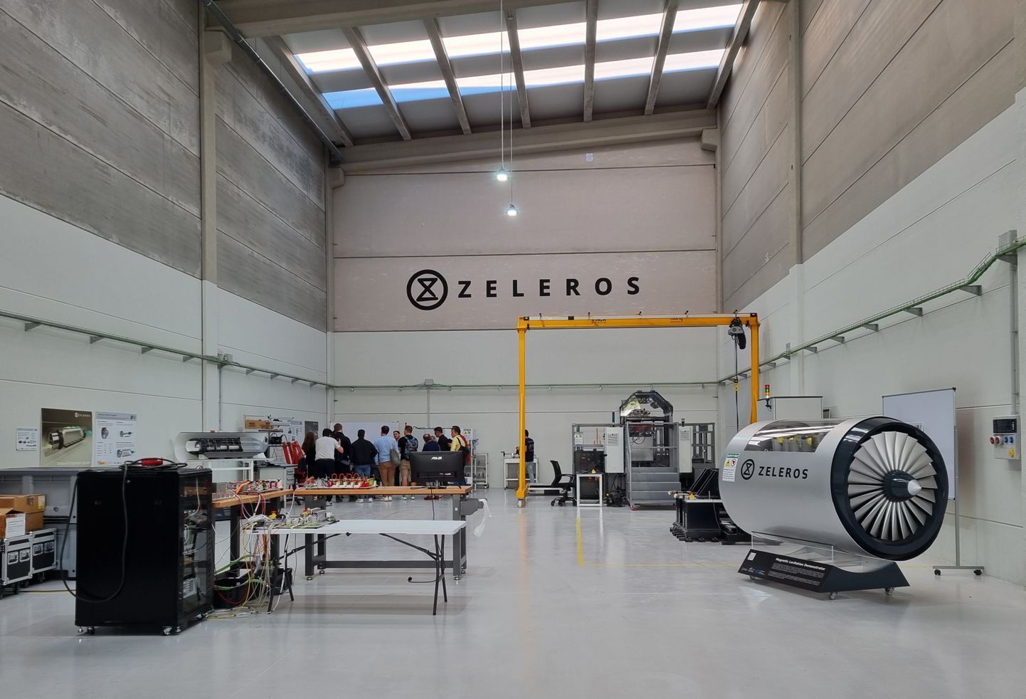 Hispaania idufirma Zeleros ehitab Valencia lähedal uue torutranspordi põhitehnoloogiaid. Midagi efektset küll veel näha pole, kuid 2030. aastaks loodetakse esimesed Hyperloopid käima saada.