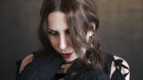 Gootiemand Chelsea Wolfe naaseb sügisel Eestisse