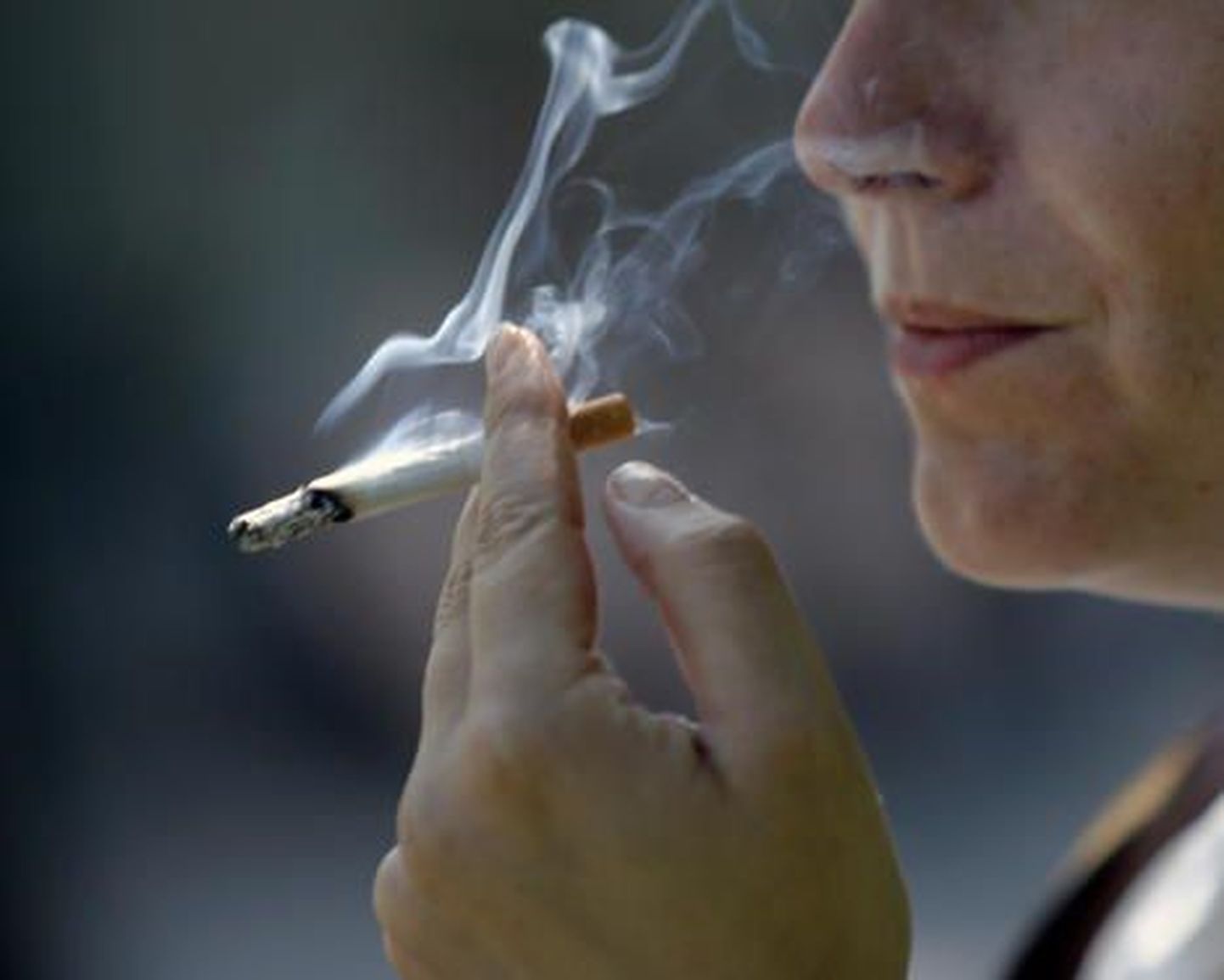 60 процентов курильщиков хотели бы отказаться от своей зависимости.