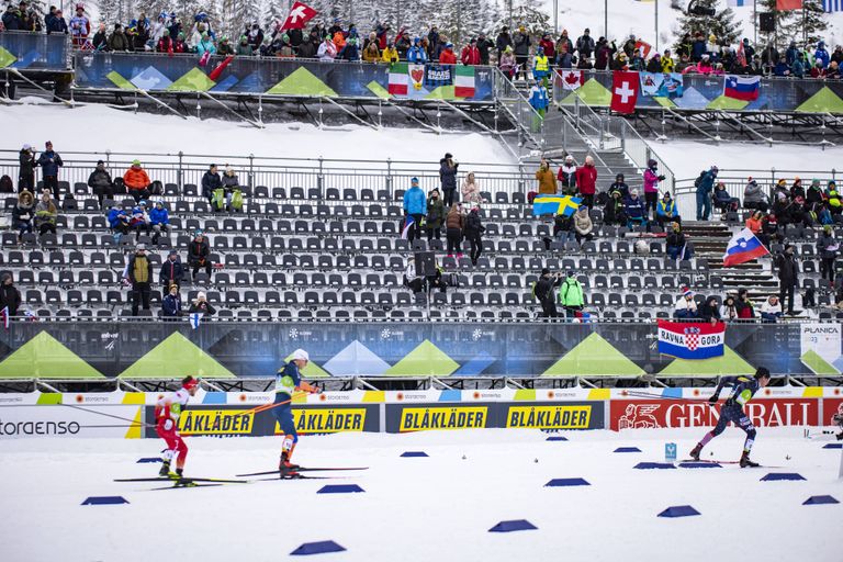 Пустые трибуны на чемпионате мира в Планице здорово расстроили как лыжников, так и организаторов.