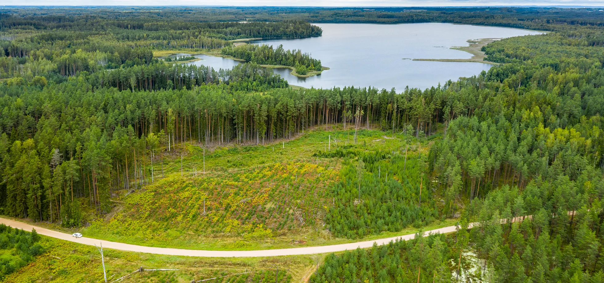 Lageraie Karula rahvuspargi külje all Aheru järve lähistel.