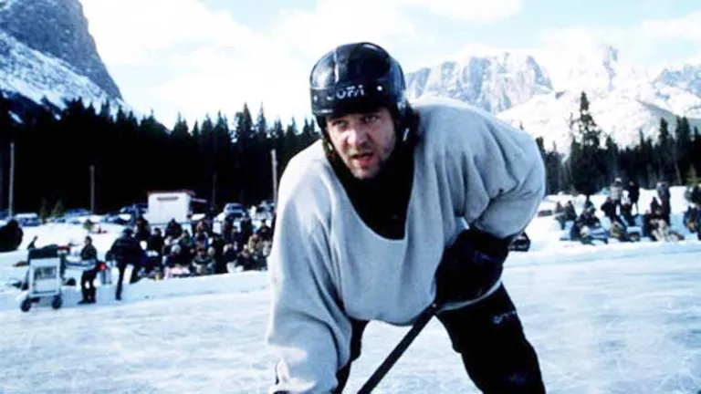 Rasels Krovs filmā "Mystery, Alaska"