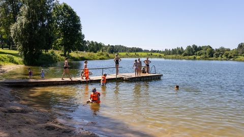 Holstre külaseltsi tasuta suvelaager tõi kokku nii kohalikud kui suvekülalised