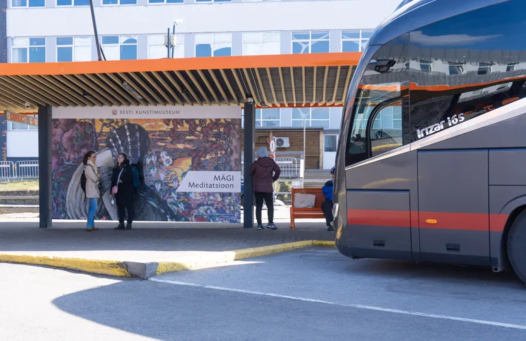 Reprod eesti kunsti klassikast Tallinna Bussijaamas