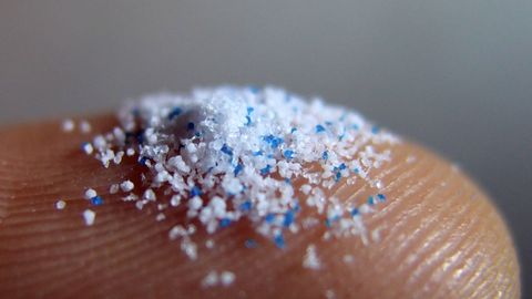 UUS UURING ⟩ Teadlased avastasid, kuidas verest mikroplasti eemaldada