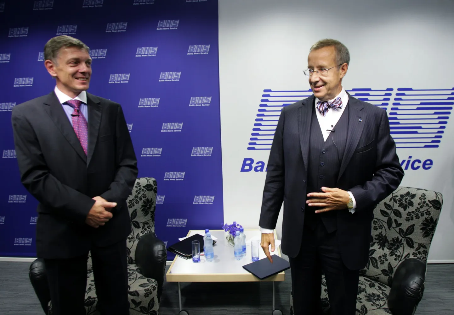 Hetkel veel mitteametlikud presidendikandidaadid Toomas Hendrik Ilves ja Indrek Tarand väitlesid täna BNSi pressikeskuses ajakirjanike ees.