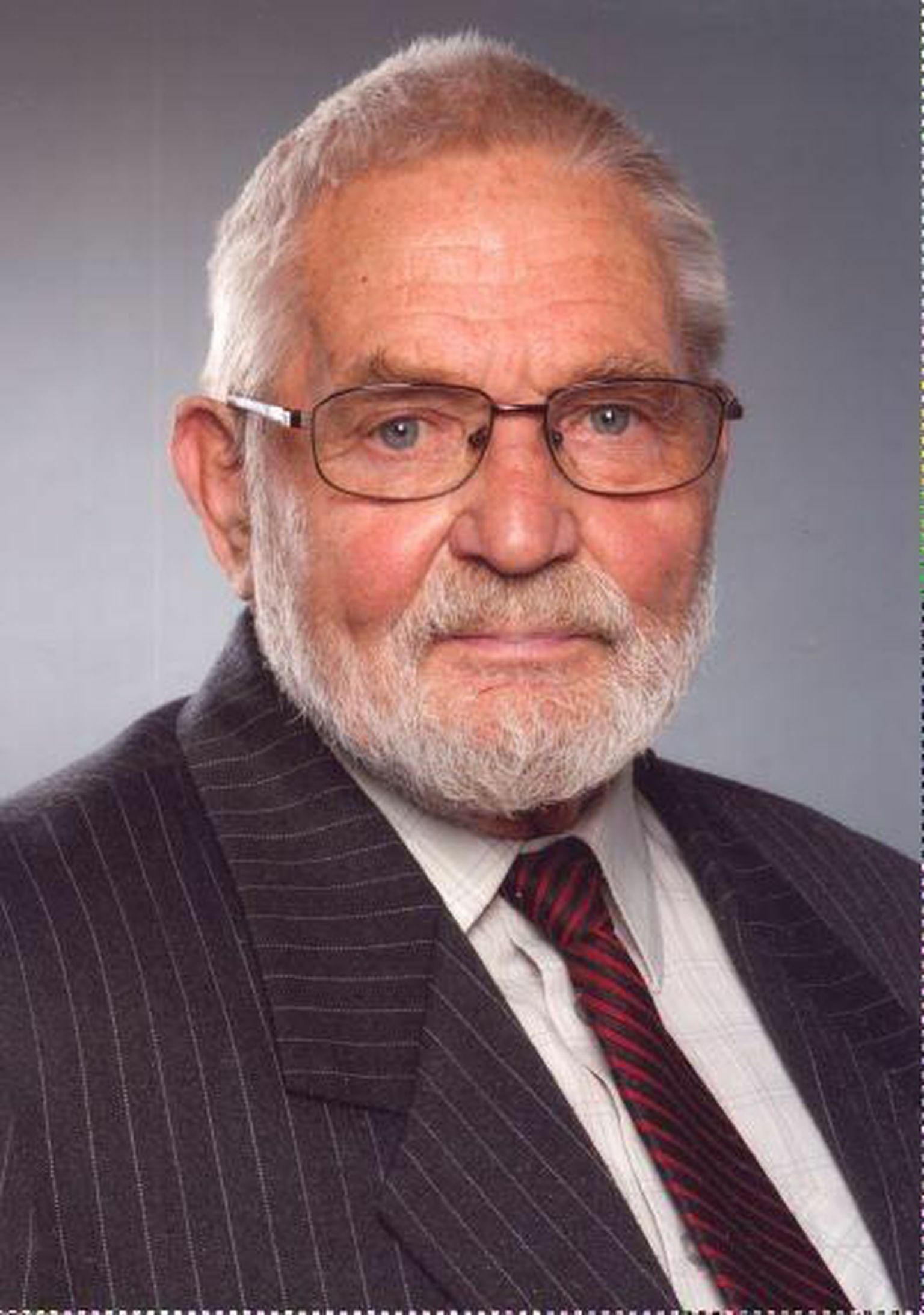 Ilmar Mikkor, endine näitleja