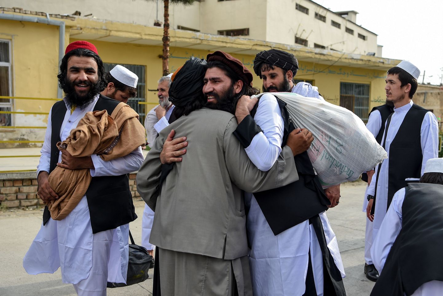 Talibani võitlejad vangist vabanemas