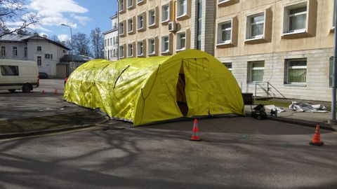 Esmane EMO-sse saabujate läbivaatus toimub triaažitegis. Esmane EMO-sse saabujate läbivaatus toimub triaažitegis.