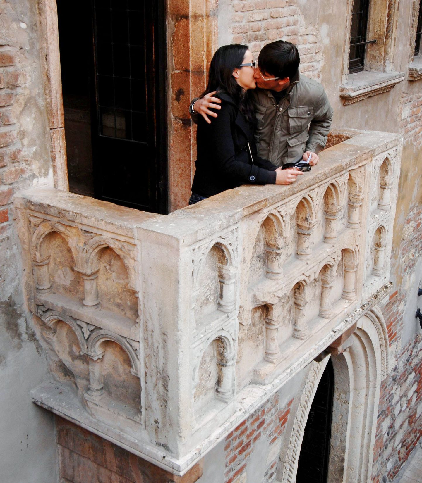 Verona hakkab Julia maja rõdu üürima abiellujatele