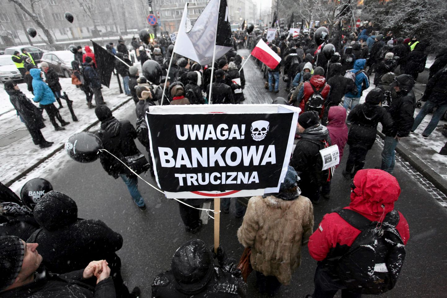 Šveitsi frankides võetud laenude tagasimaksete kallinemise vastu protestivad Poola kodulaenuvõtjad.