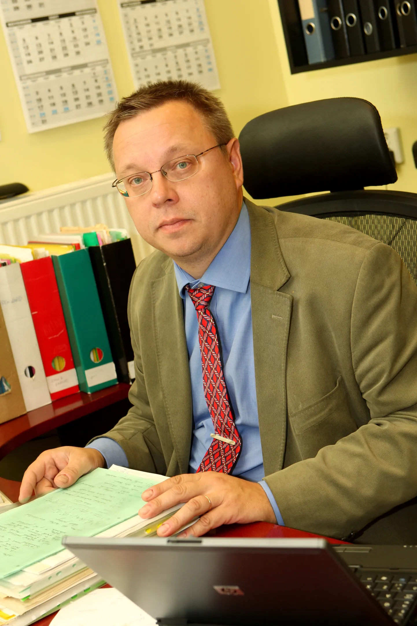 Professor Raul Eamets.