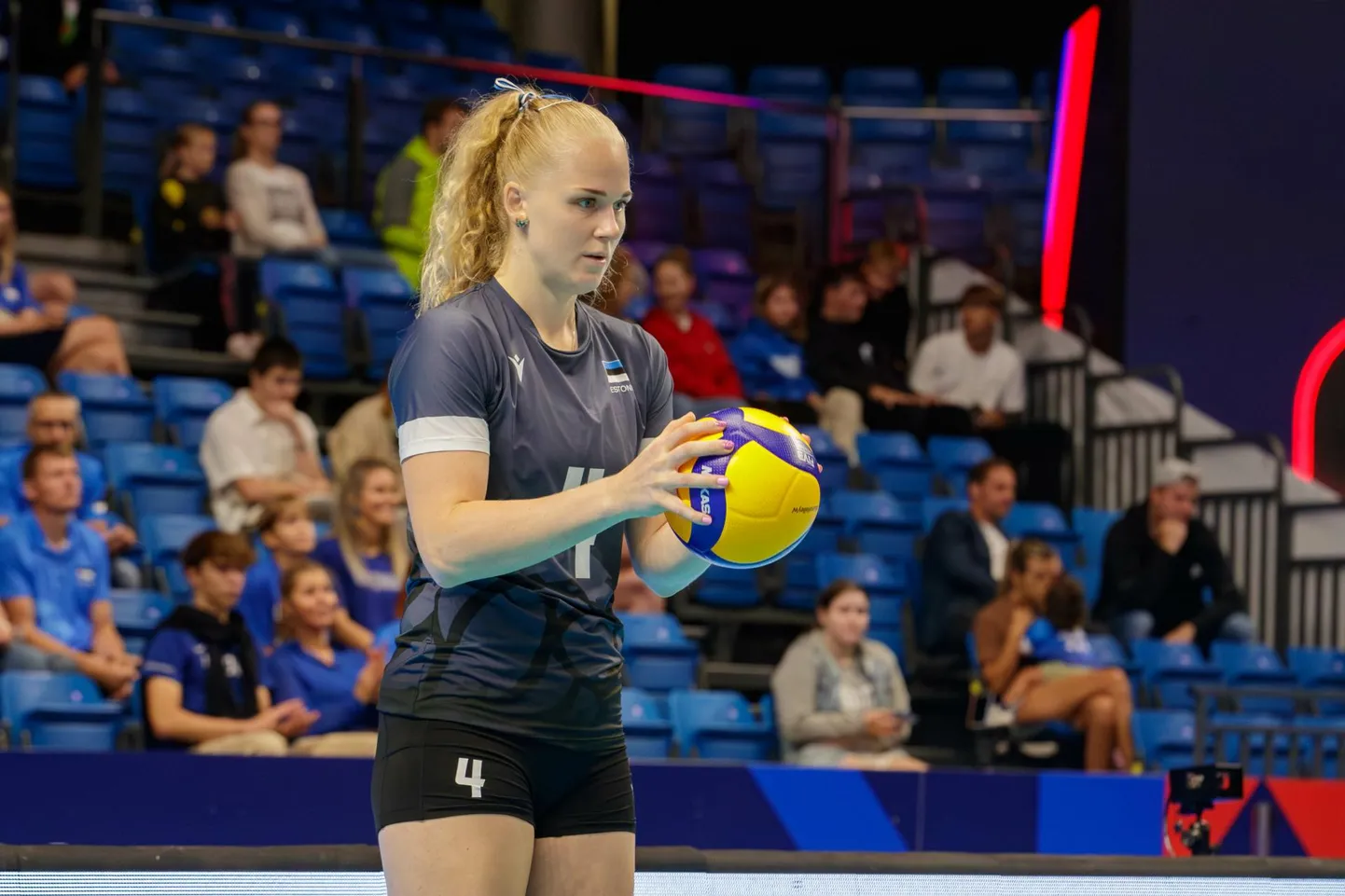 Eesti rahvusnaiskond valmistub Euroopa meistrivõistluste valikmängudeks kontrollkohtumistega Läti ja Soome vastu. Eesti koondise koosseisus on ka Kristiine Miilen, kes teeb uuest hooajast klubikarjääris lahti uue ukse – Poolas.
