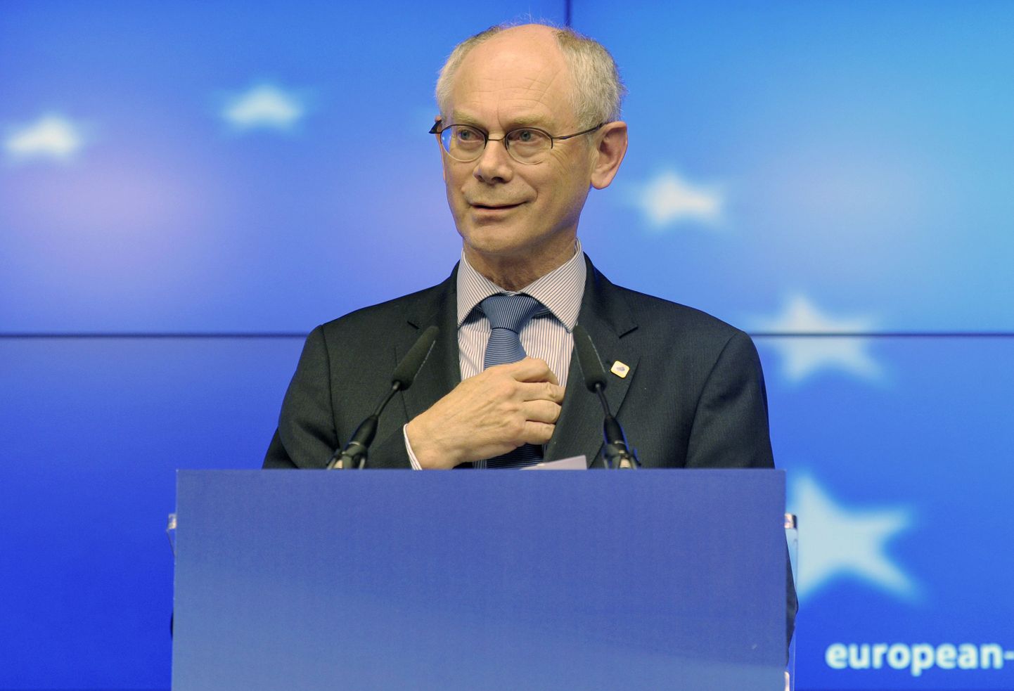 Euroopa Ülemkogu eesistuja Herman Van Rompuy tippkohtumise järgsel pressikonverentsil.