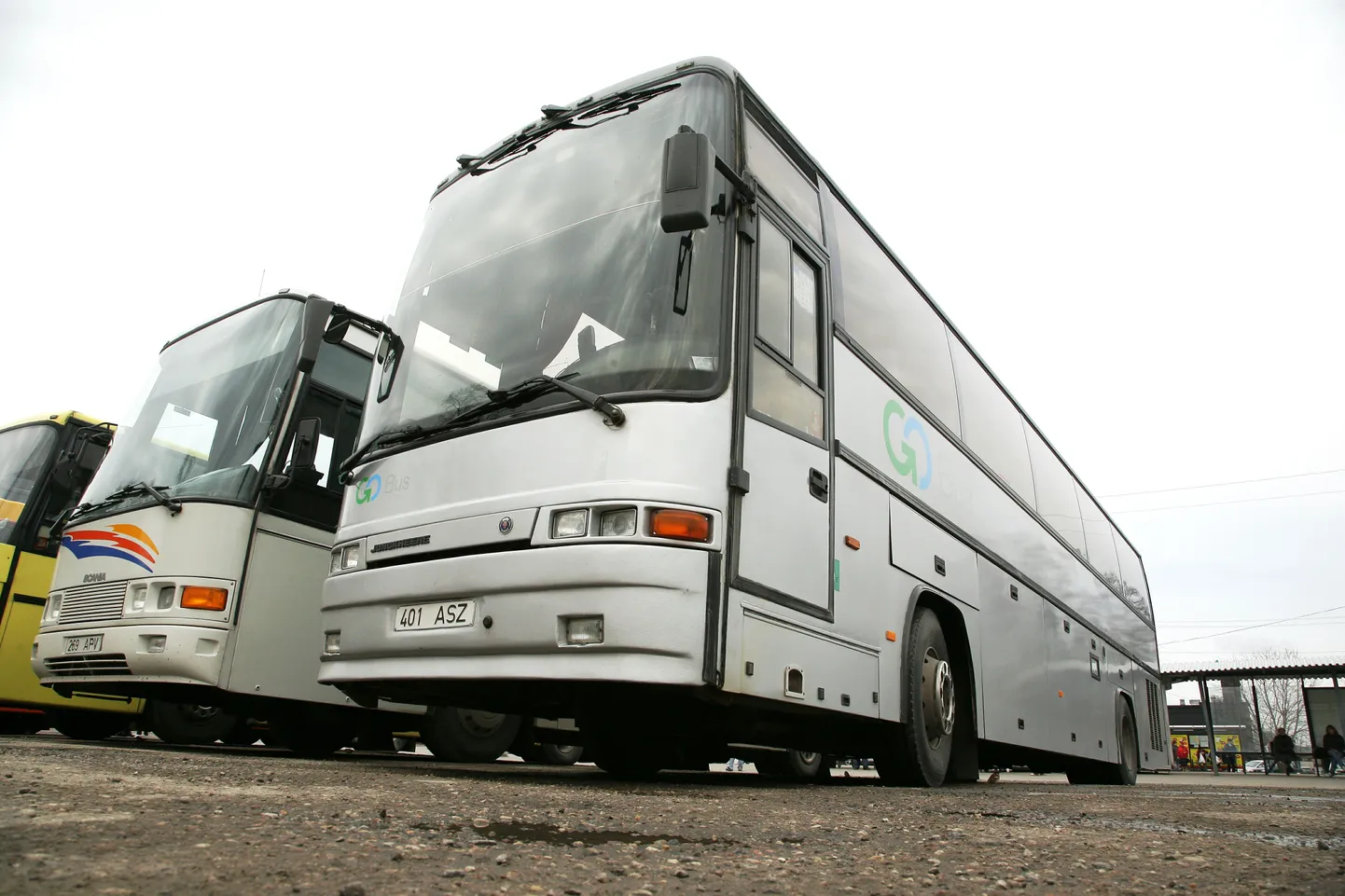 Pärnu bussijuhid kogunevad täna maavalitsuse ette piketile, et protesteerida maakonna liinihankel osalenud ettevõtete ja maavanema tegevuse vastu.