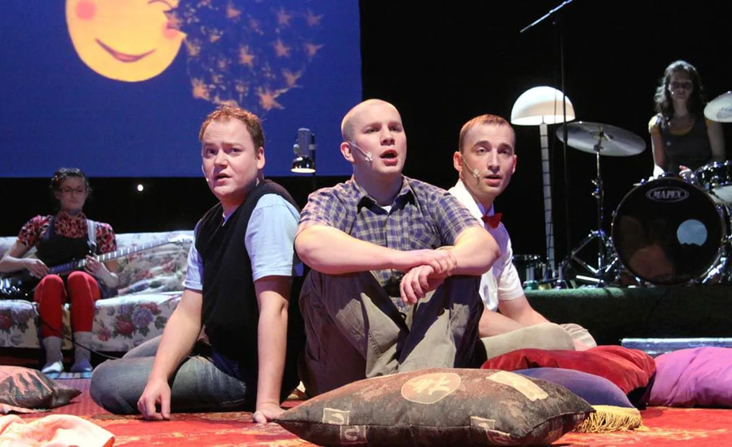 21. aprillil kell 13 mängib Pärnu teater Endla Ugalas muusikalist lavastust «Saja-aastane laps».