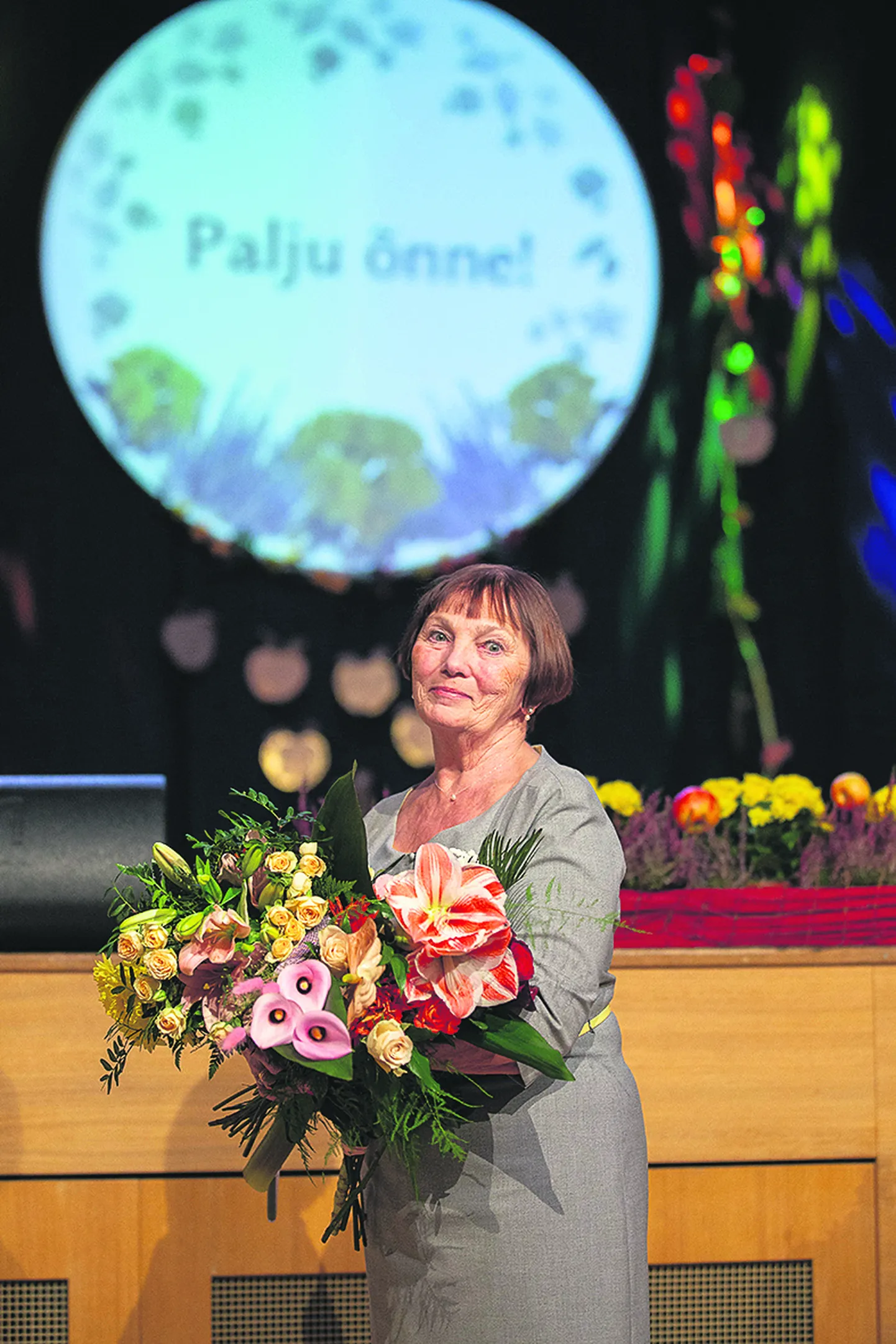 Sel nädalal pälvis Eha Pehk Türi valla kuldse aumärgi silmapaistva panuse eest eakate ühistegevuse eestvedajana, kauaaegse vabatahtliku töö eest eakate õigusabiteenuse loomisel ja osutamisel, eakate tegevuskeskuse ja klubi Ehavalgus töö korraldamise ja juhtimise eest.