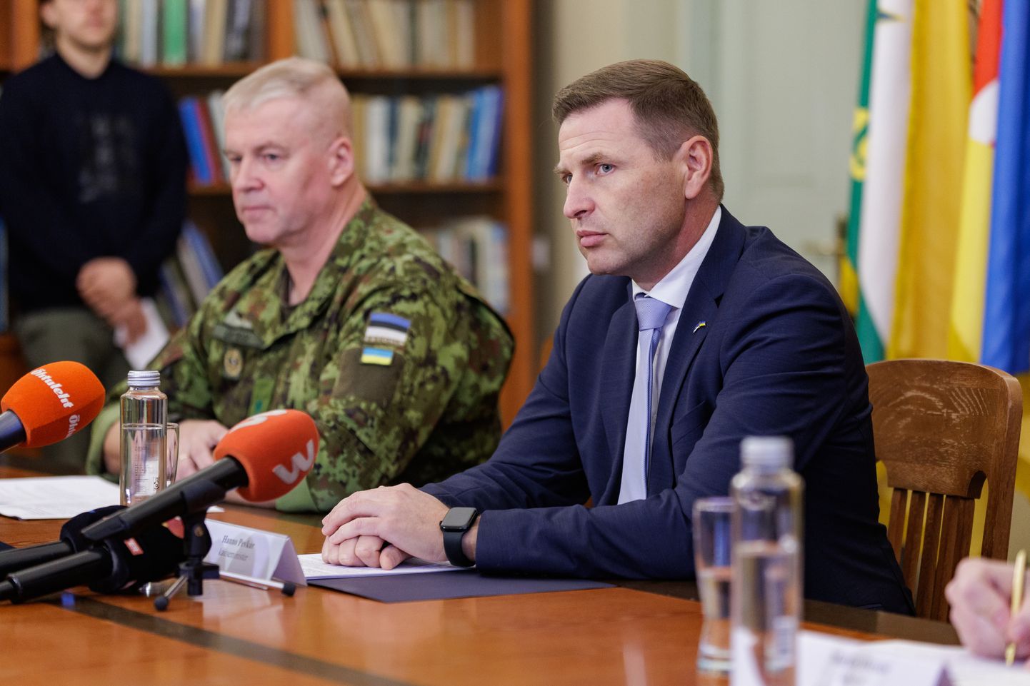 Министр обороны Эстонии Ханно Певкур (справа), октябрь 2023 года.
