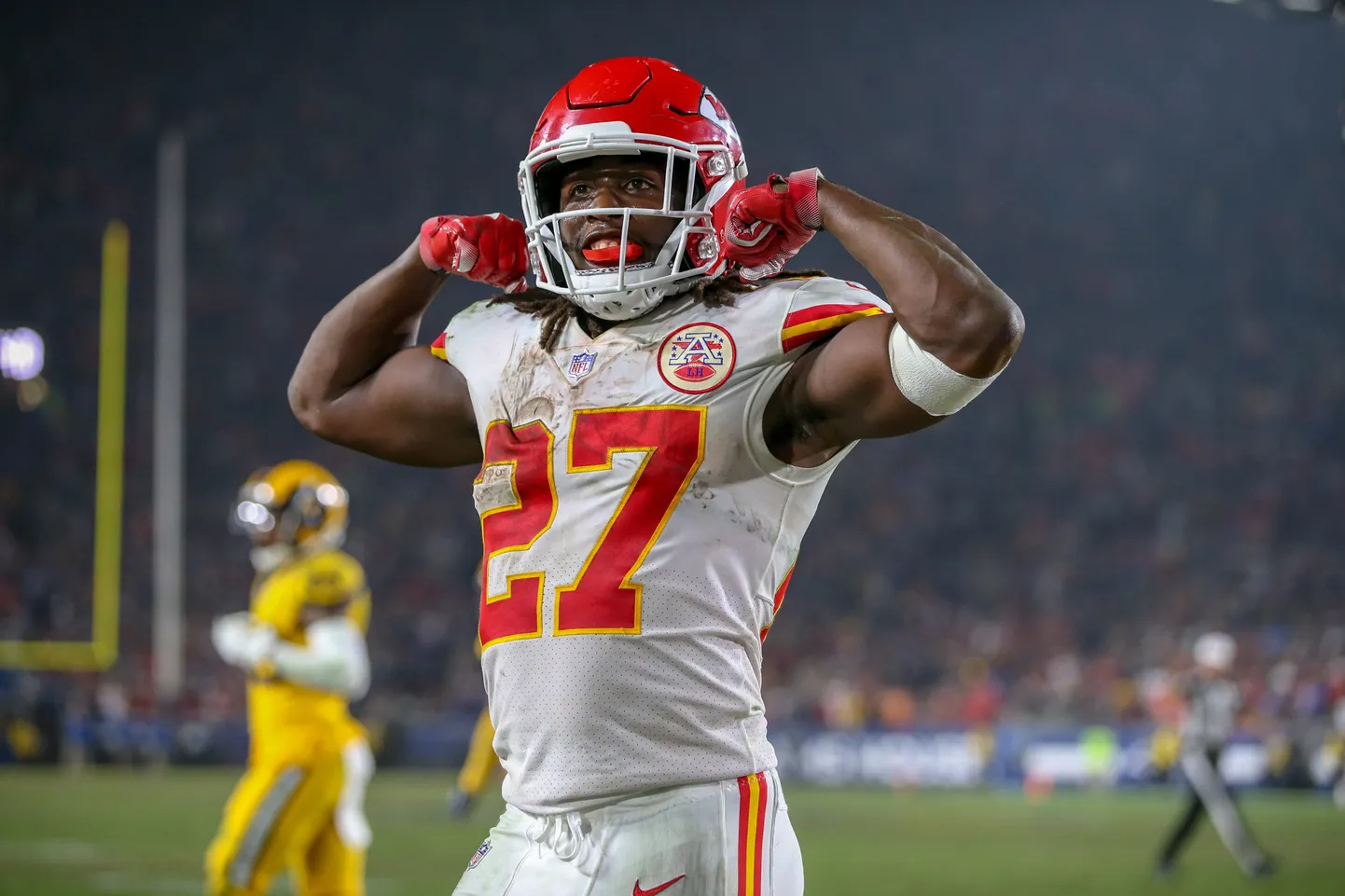 Kareem Hunt lasi musklid käiku väga vales kohas.