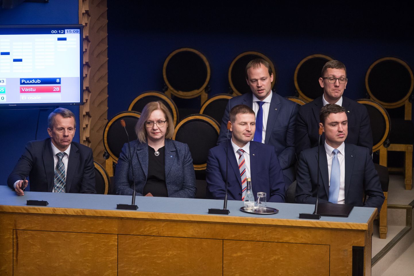 Riigikogus avaldati peaminister Taavi Rõivasele umbusaldust. Pildil ees vasakult: Jürgen Ligi, Maris Lauri, Hanno Pevkur ja Taavi Rõivas, taga Arto Aas ja Kristen Michal.