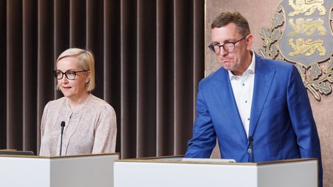 OTSEPILT ⟩ Valitsuse pressikonverentsil osalevad Michal, Kallas, Purga, Taro ja Vahtras