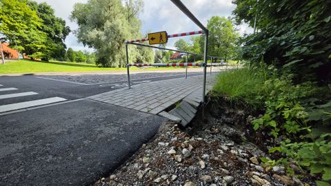 Vihmavesi kahjustas Reinu tee kõnniteed