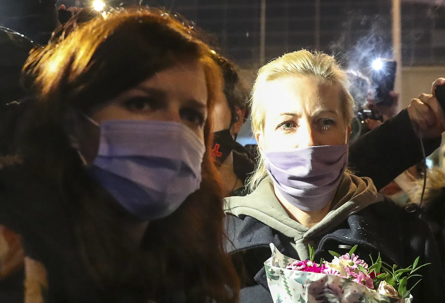 Кира Ярмыш (слева) и жена Алексея Навального Юлия.
