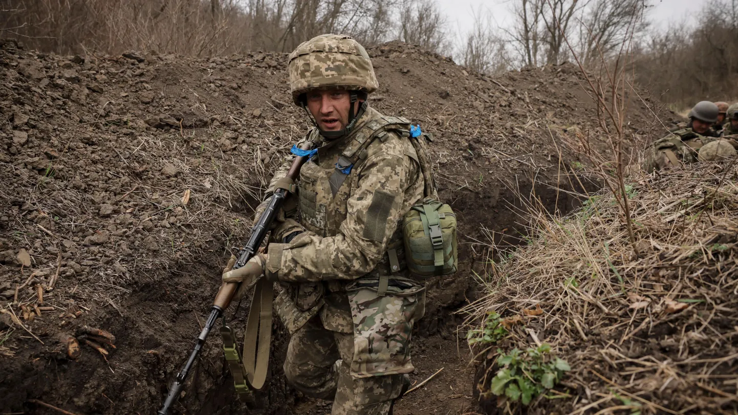 На границе Курской и Сумской областей российские и украинские войска пытаются перехватить инициативу друг у друга.