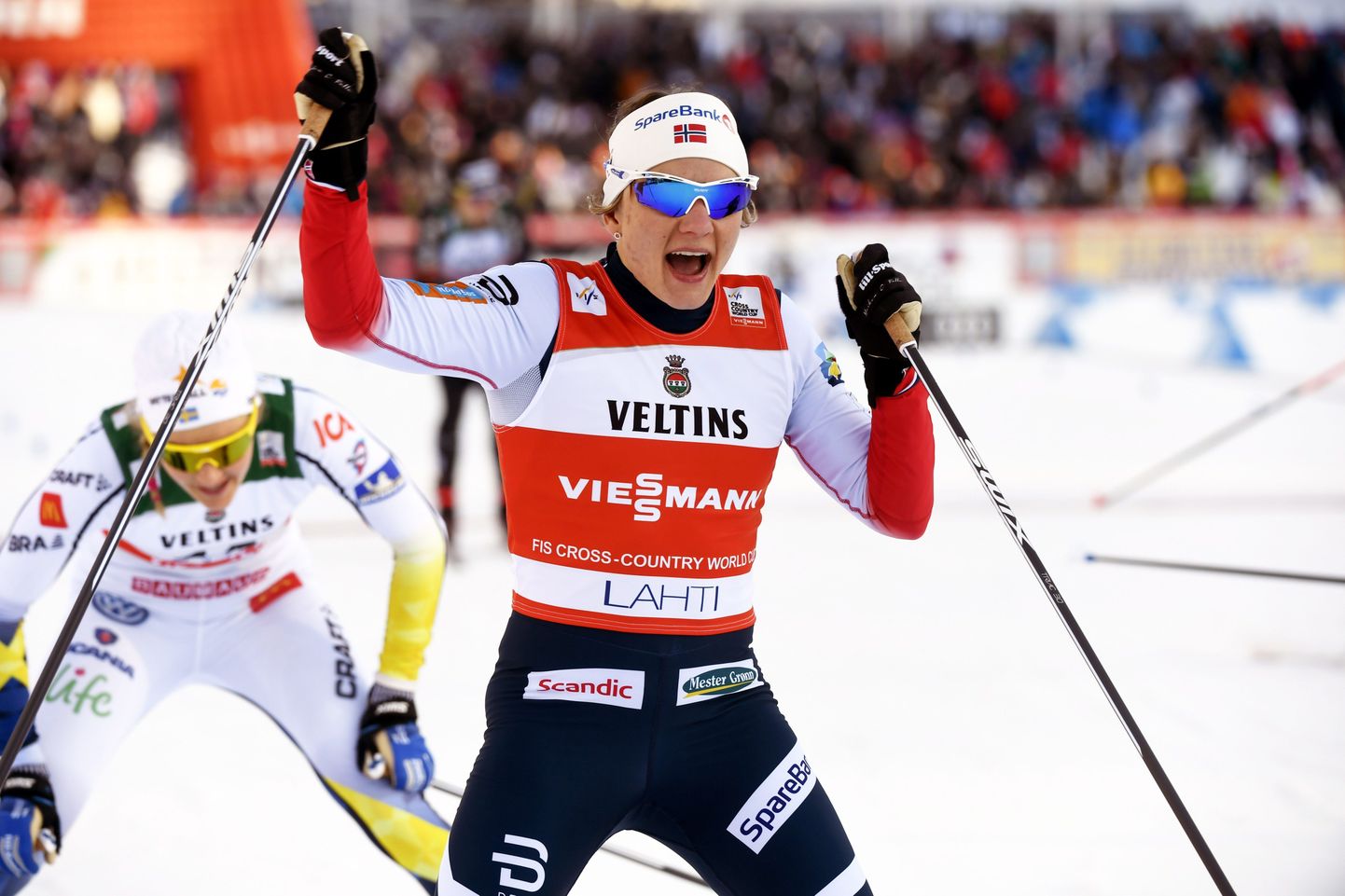 Победитель забега в спринте свободным стилем на этапе КМ в Лахти норвежка Майкен Касперсен Фалла