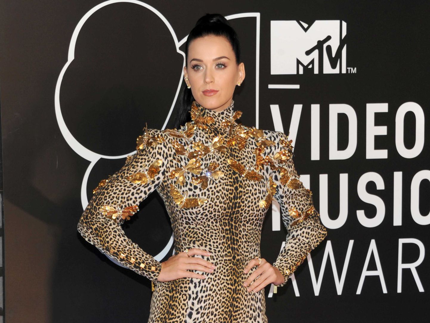 Katy Perry kleidis, millega võib küll minna MTV auhinnagaalale, mitte aga Chessingtoni seiklusmaailma.