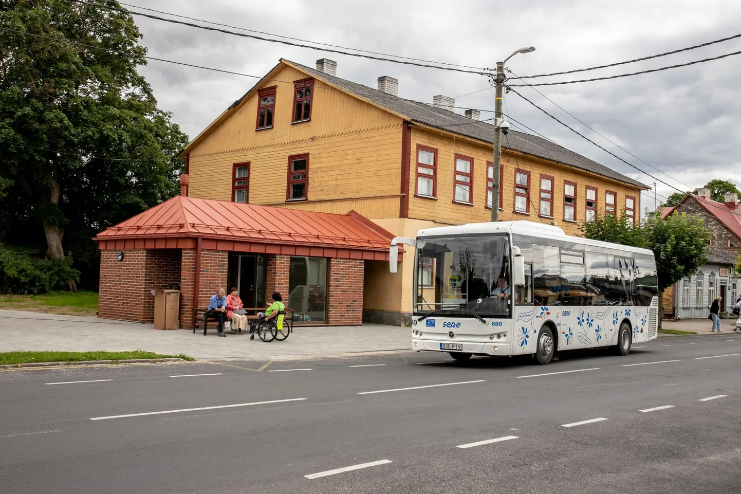 Uue kooliliini avamise tõttu muutuvad mitme Lihula suuna bussiliini graafikud.