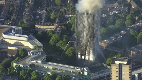 Галерея: в Лондоне в высотном жилом доме произошел сильный пожар