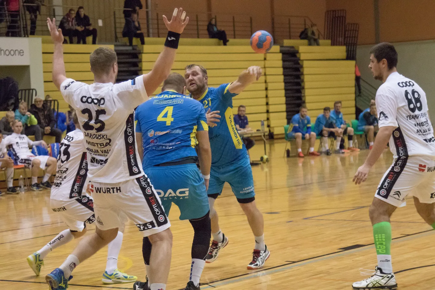 Viljandi HC kohtub kolmapäeval meistriliiga mängus kodusaalis HC Kehraga.