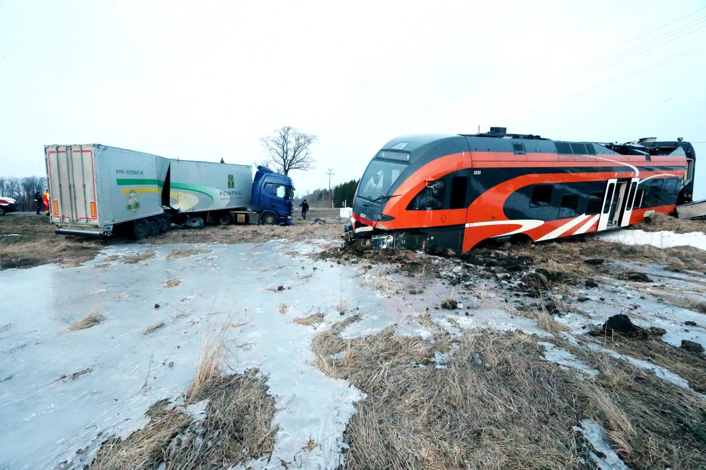 Отчет показал, что видимость на переезде Ропка была ограниченной и, кроме того, в момент аварии не горел красный сигнал светофора.