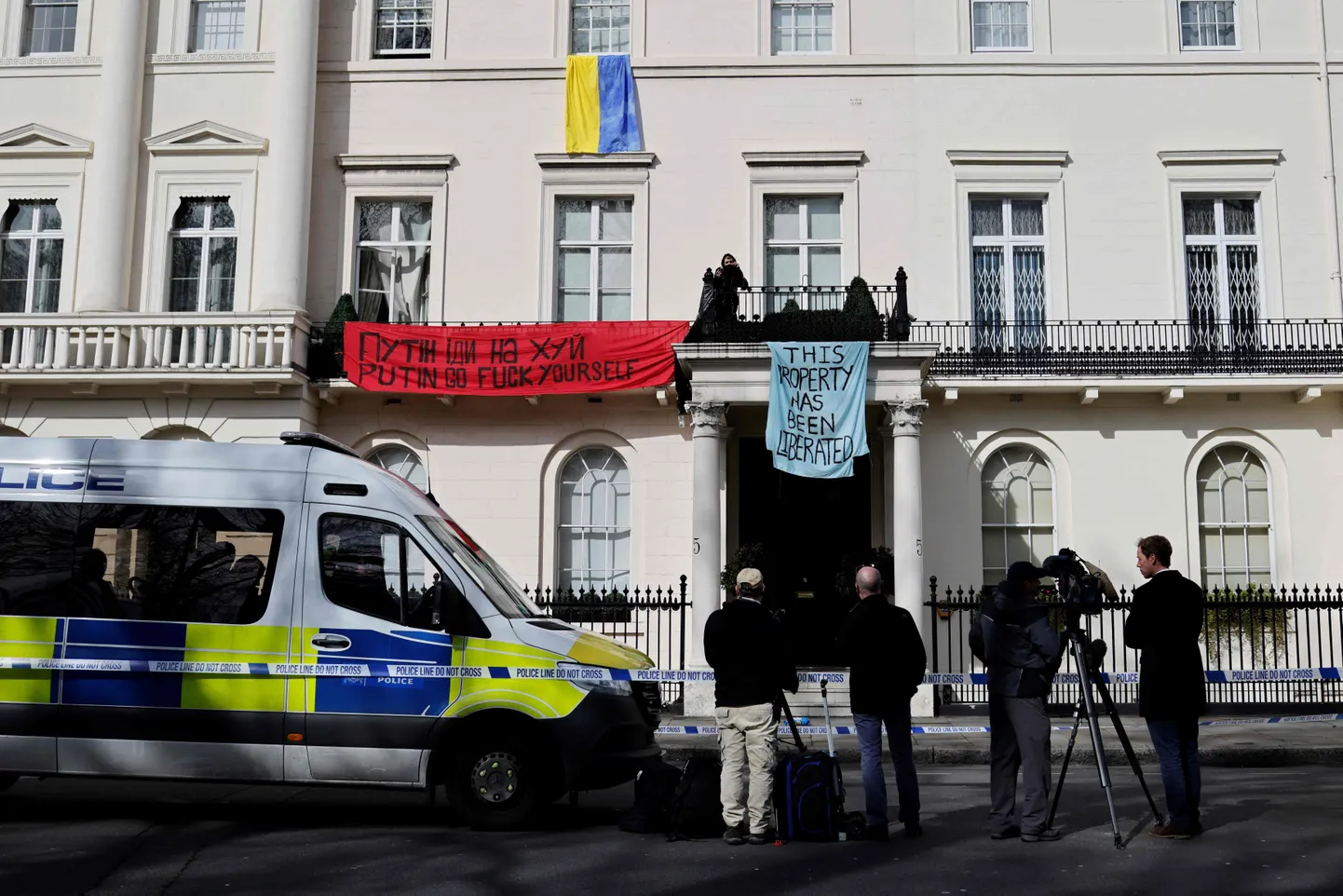 Meeleavadlajate poolt vallutatud miljardär Oleg Deripaska häärber Londoni rikaste linnaosas.