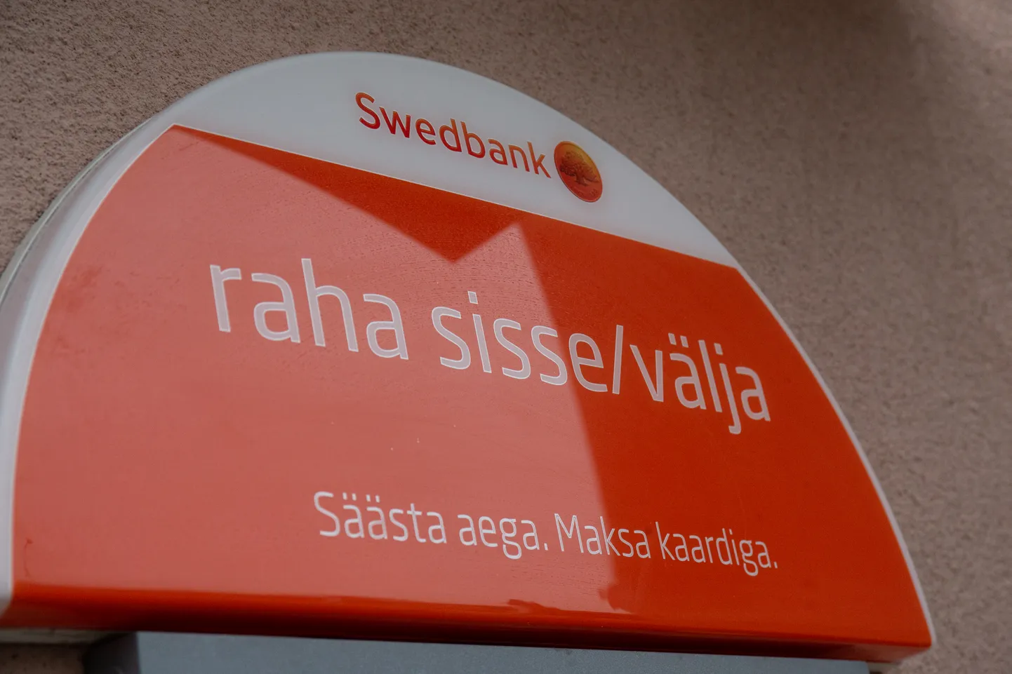 Swedbanki rahaautomaat.