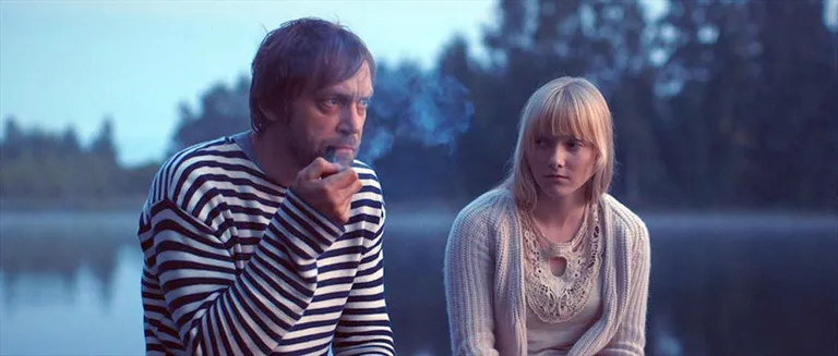 Katrin ja Andres Maimiku film „Kirsitubakas“. / Kaader filmist.