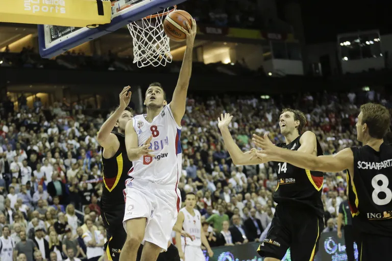 Nemanja Bjelica korv tõi serblastele väärt võidu. FOTO: Scanpix