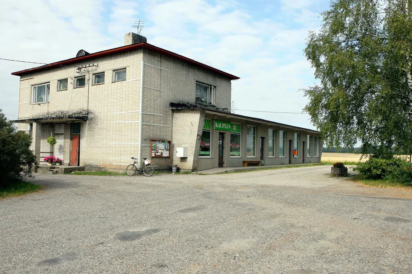 Sotsiaaltuba tegi ruumi kaupluse laiendusele.