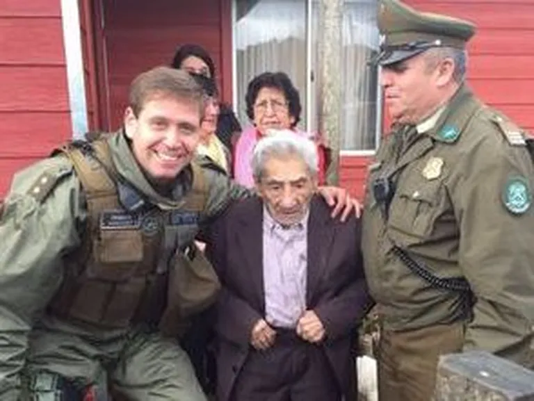 Celino Villanueva Jaramillo (keskel)