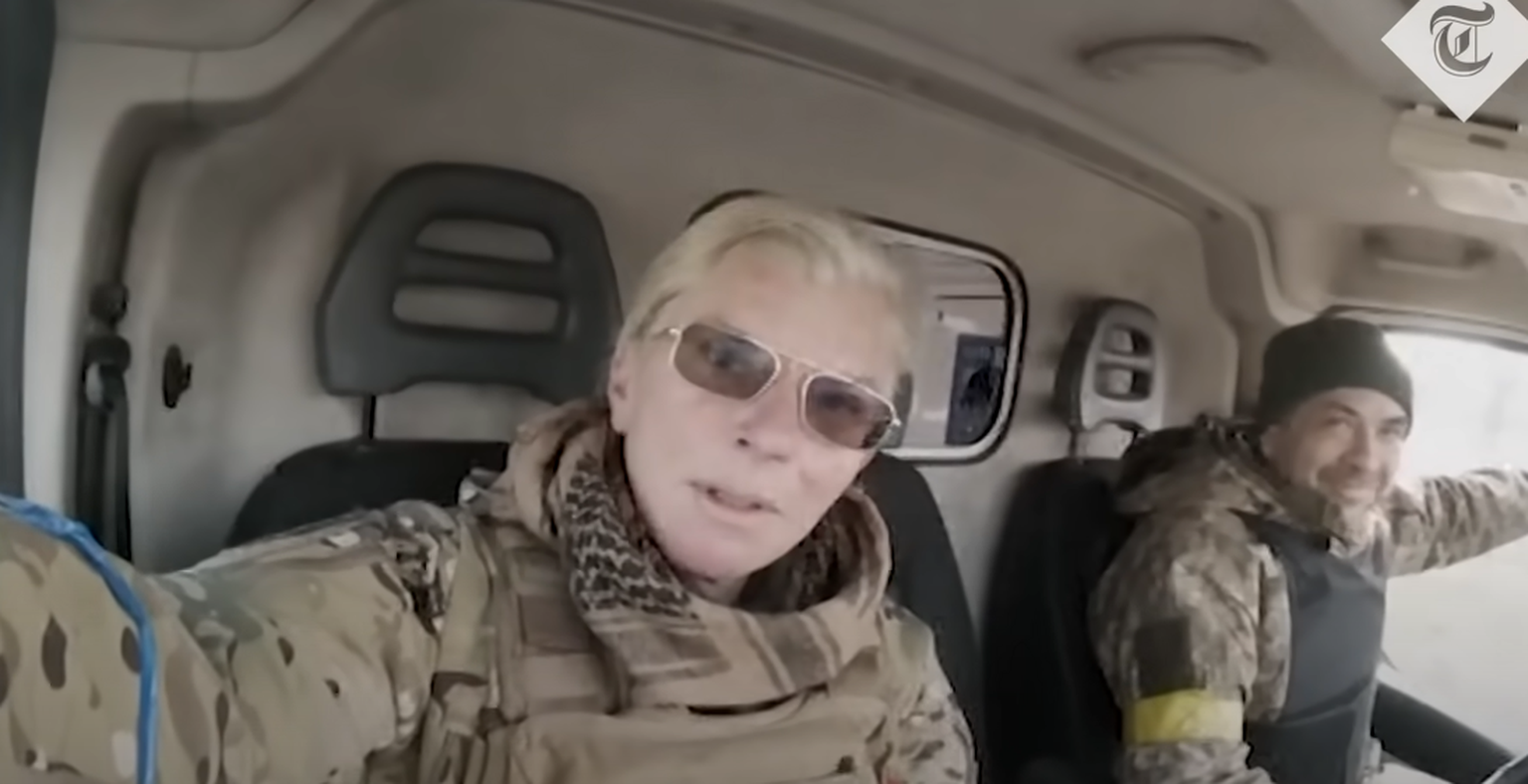 Ukraina parameedik Julia Pajevska ja autojuht langesid 16. märtsil Mariupoli lähedal venelaste kätte. Pajevska vabanes 17. juunil. Naise sõnul piinasid venelased teda pidevalt