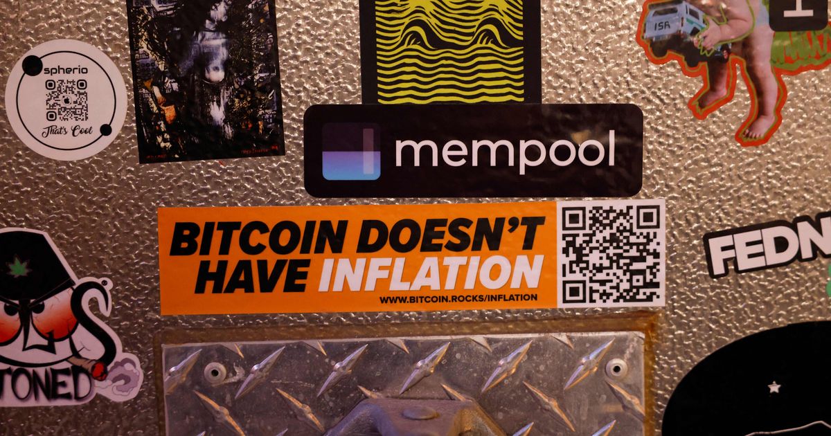 Bitcoin pooldub. Mida see lisaks hinnatõusule tähendab?