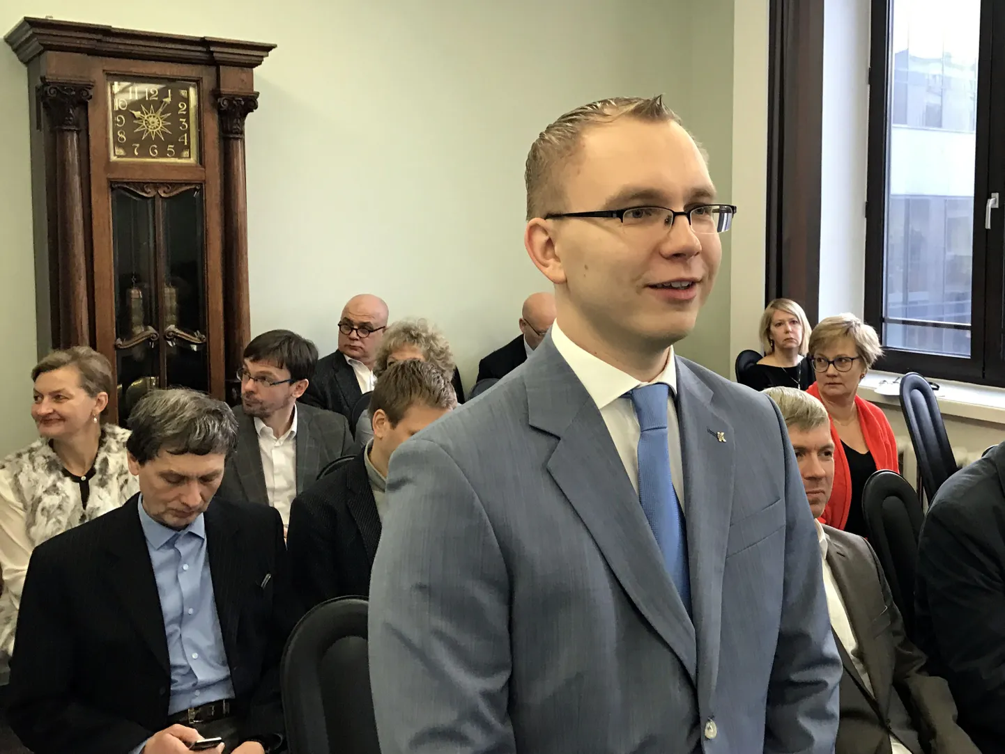 Taavi Pukk linnavalitsuse istungil.